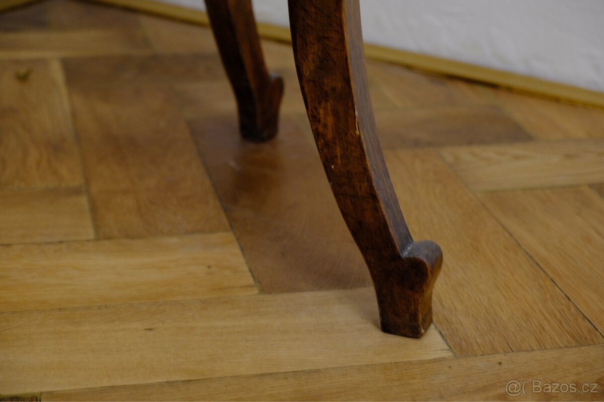 Starožitný stolek - 8