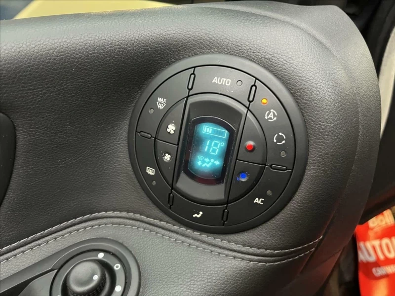 Renault Espace 2,0 dCi Expression MPV 7míst - 8