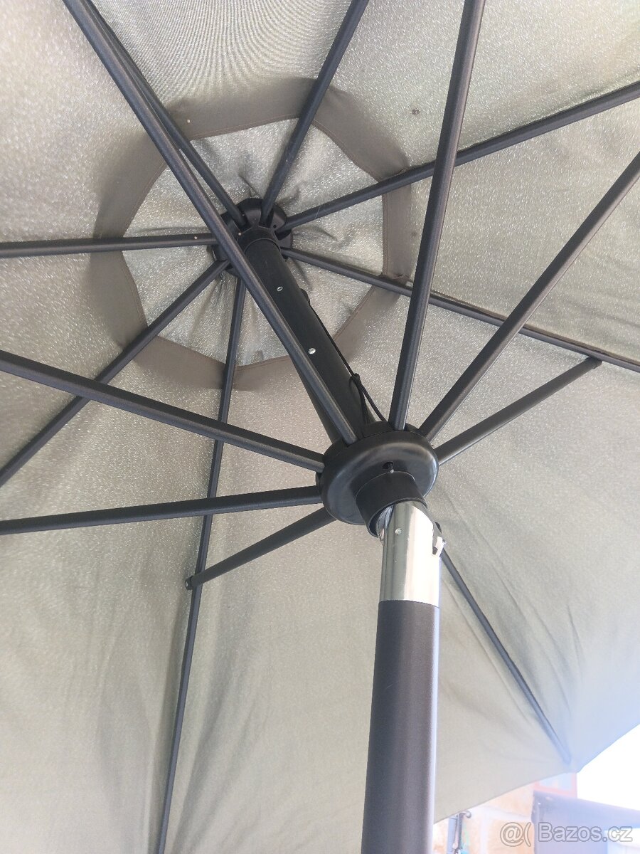 Slunečník se středovou tyčí a naklápěním - 8