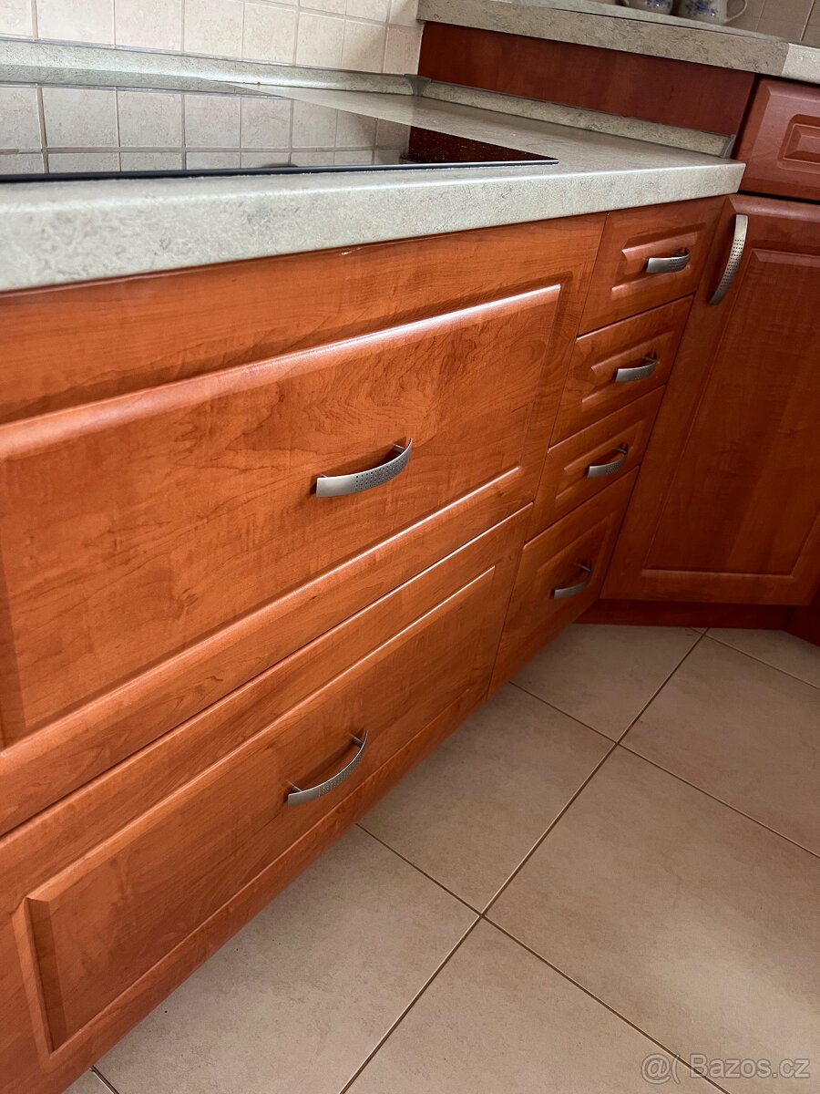 Prodám plně funkční kuchyňskou linku - 8