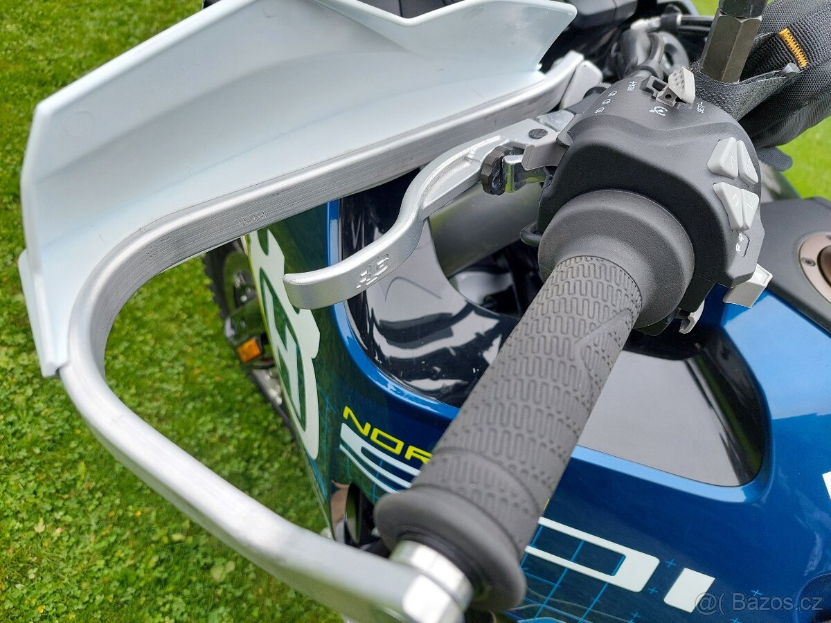 Husqvarna Norden 901 Expedition - 8