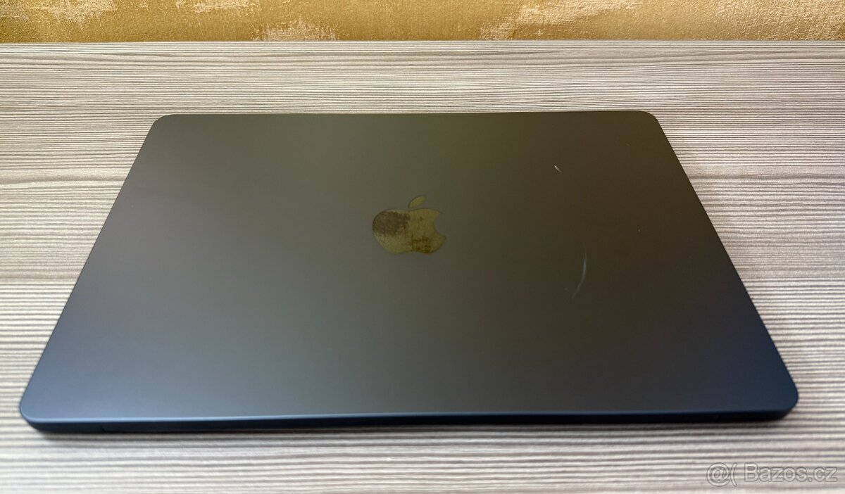 MacBook Air 13" 2022 M2 8GB 256GB Temně Inkoustový - 8