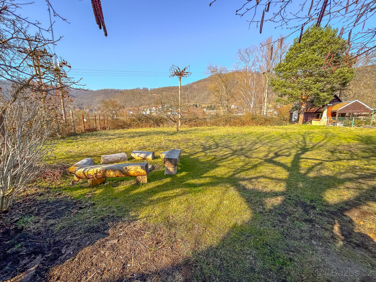 Stavební pozemek určený k výstavbě RD, obec Valtířov - 8