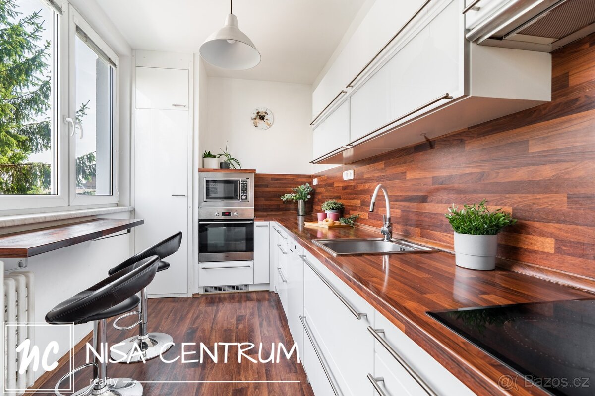 Prodej bytu 3+1 69 m² v Praze - Hlubočepích, ev.č. 00297 - 8