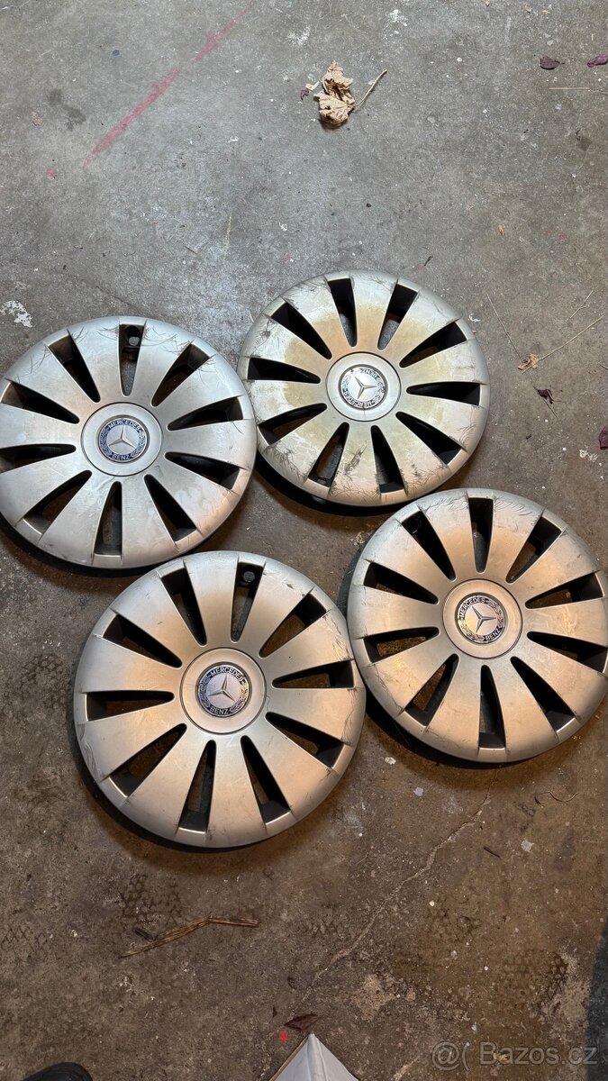 Zimní pneu R15 + plechové disky + poklice Mercedes - 8