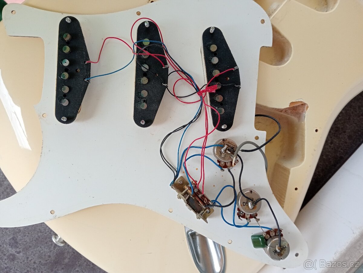 52 až 55 ročná vintage Maya Stratocaster (70. roky) - Japan - 8