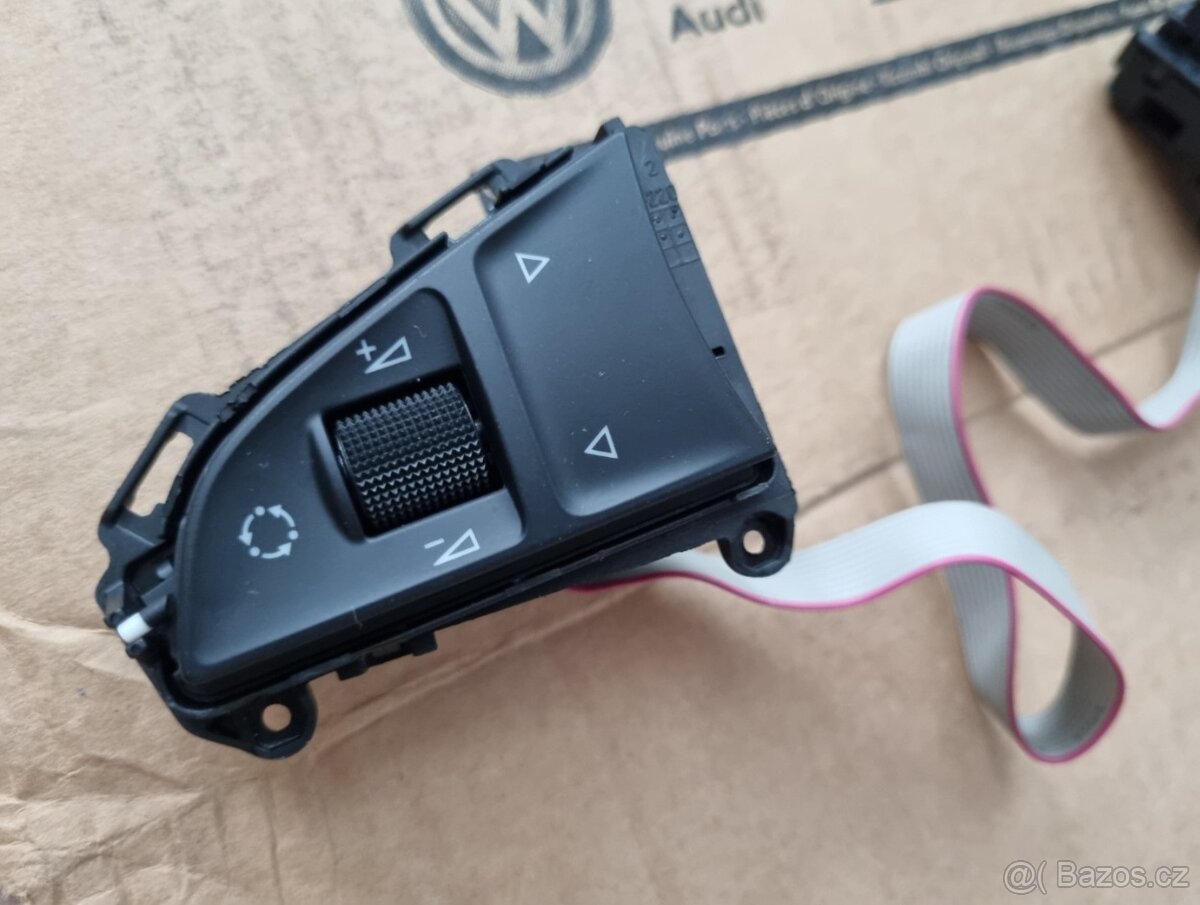 TLACIDLA NA MULTIFUNKCNY VOLANT OCTAVIA SUPERB KODIAQ - 8