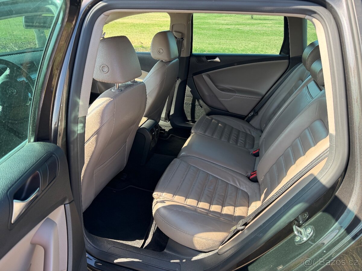 VW Passat Variant - TOP výbava - 8