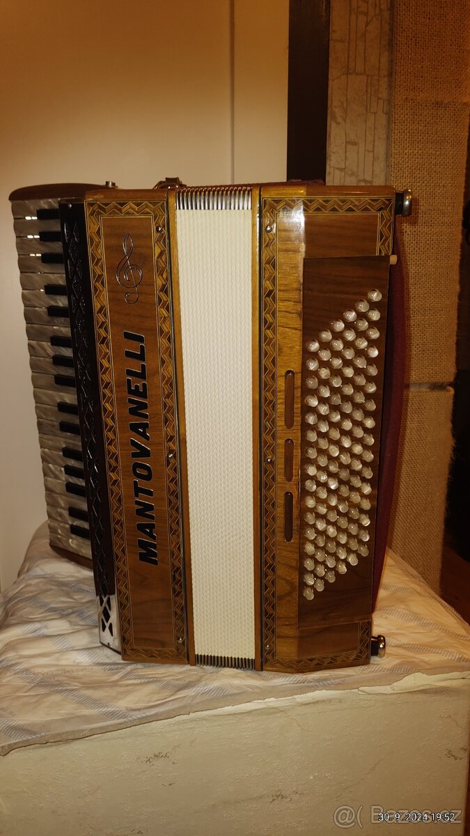 Prodám akordeon Mantovanelli - 8