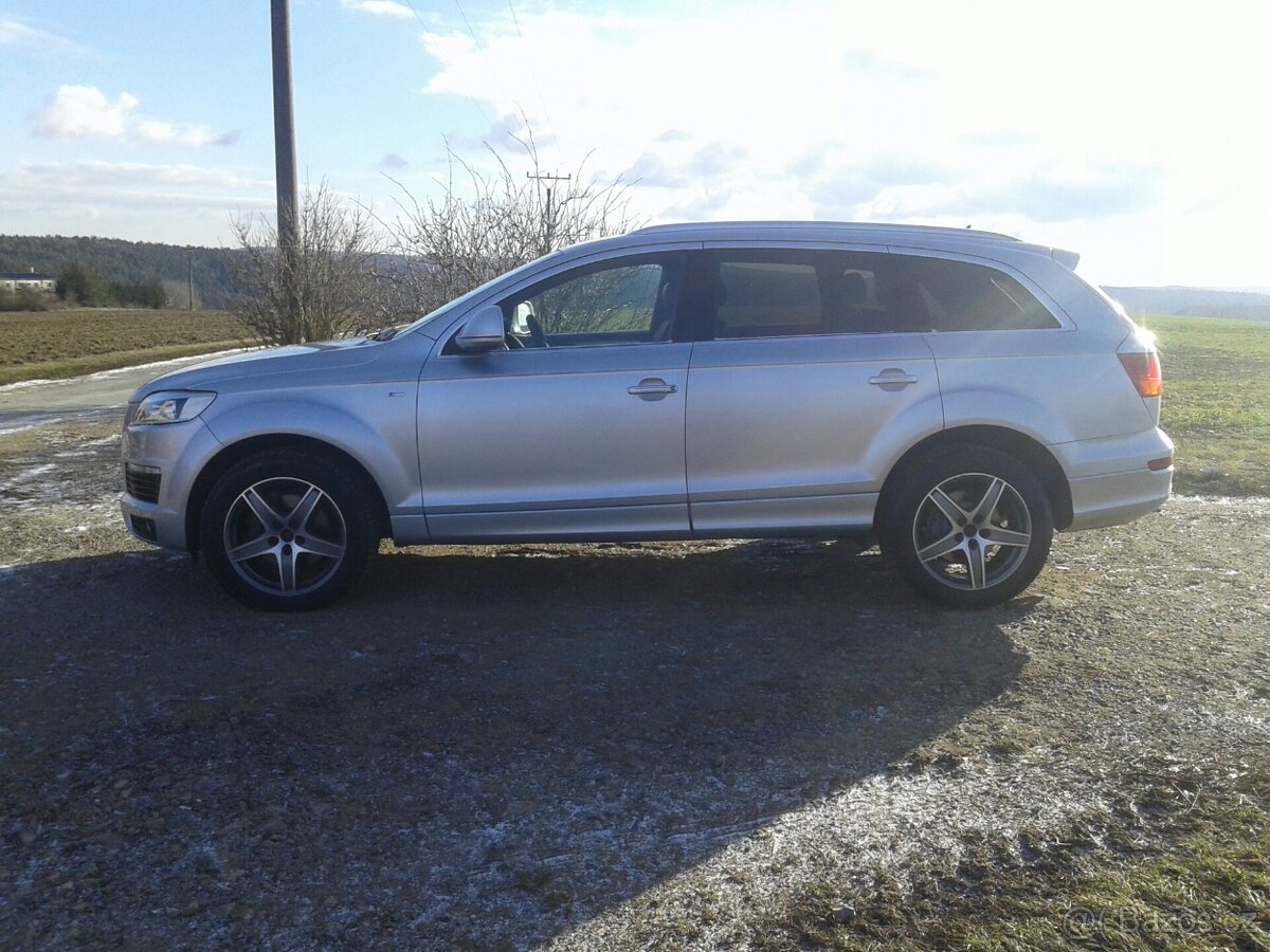 Audi Q7 3,0TDI Sline Quattro 7.míst - 8