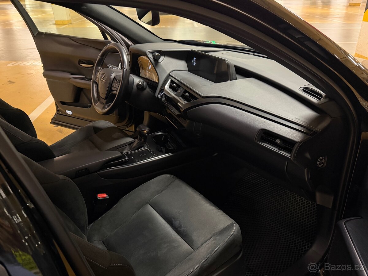 Lexus UX 250h - 8