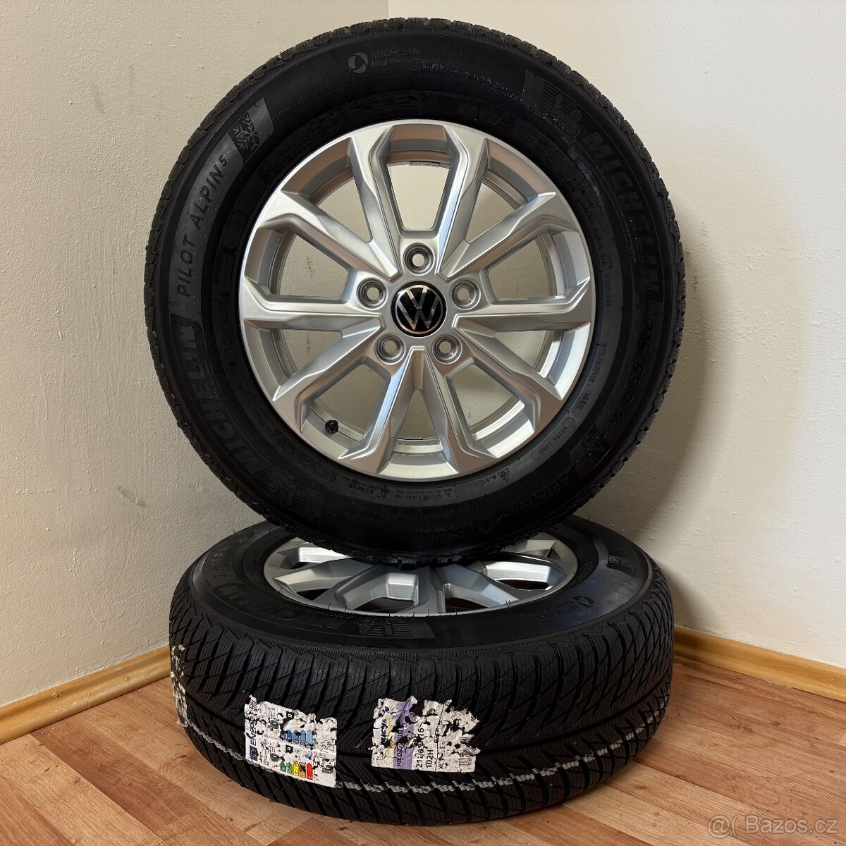 VW T7 MULTIVAN 5x120 R16 ET60+ZIMNÍ 215/65R16 7,5mm - 8