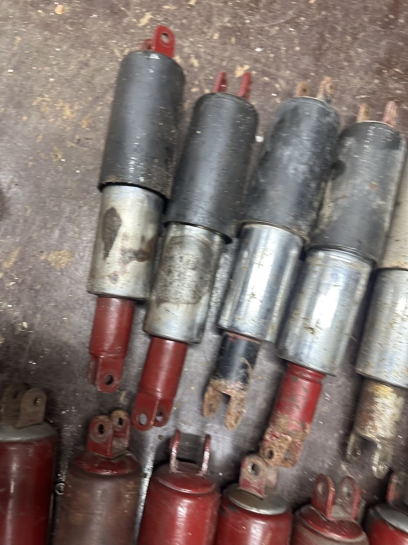 Predám zadní tlumiče na motocykle JAWA ČZ 125 175 250 350 - - 8