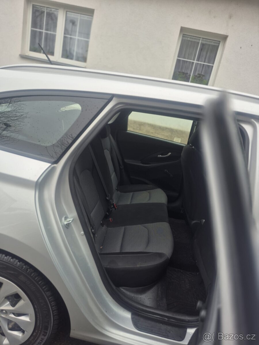 Hyundai i30 1.4 CVVT Kombi | NOVÁ STK - 8