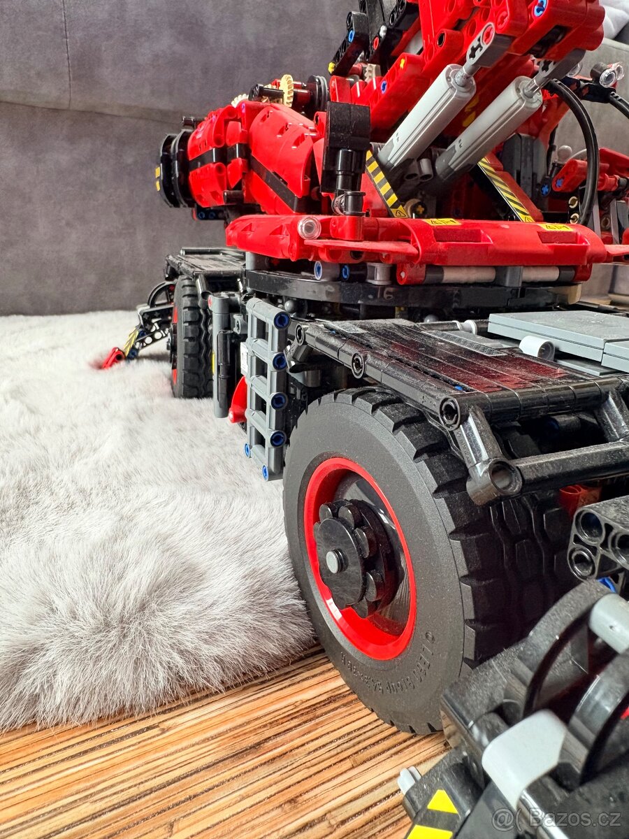 LEGO Technic 42082 Terénní jeřáb - 8