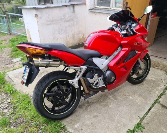 Laděný výfuk VFR 800 - 8