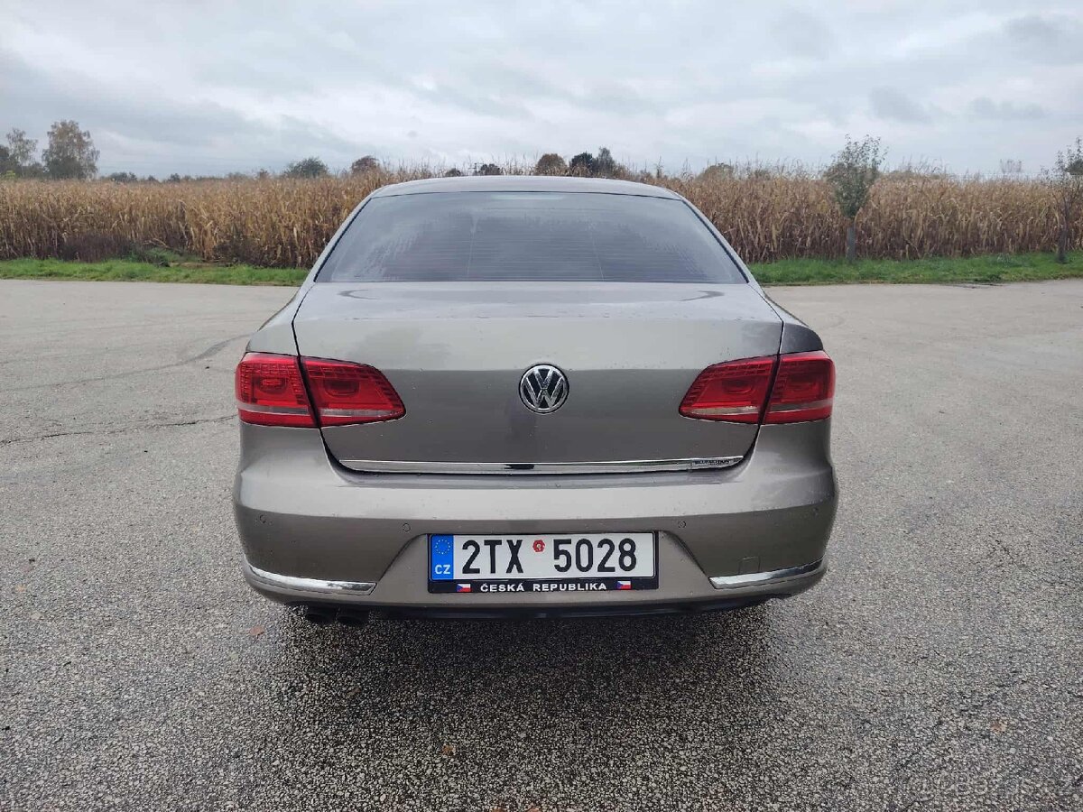 VW Passat B7 sedan 2.0 TDI - 8