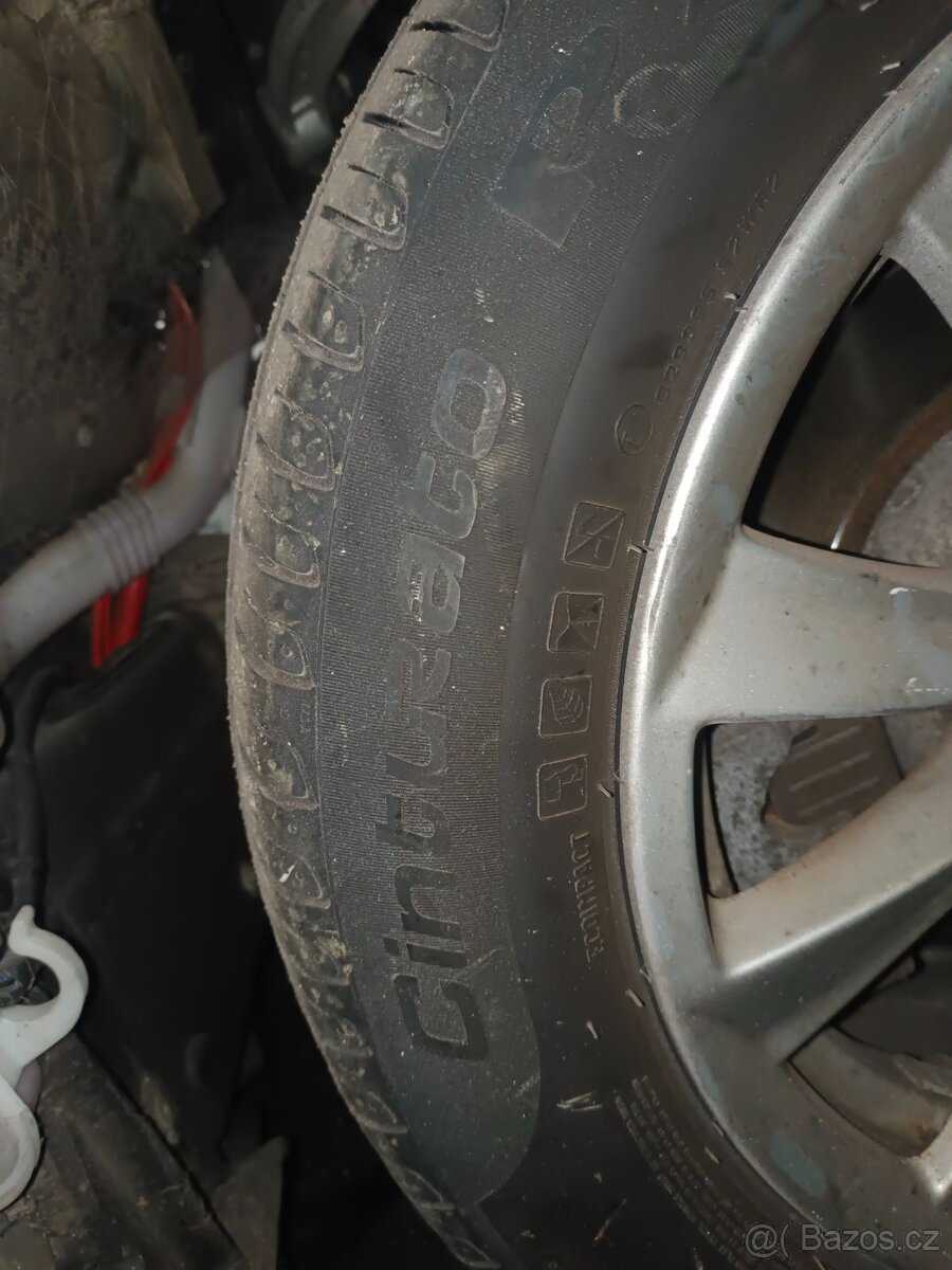 BMW kola F10 F11 pneu Pirelli Cinturato 225/55 R17 - 8