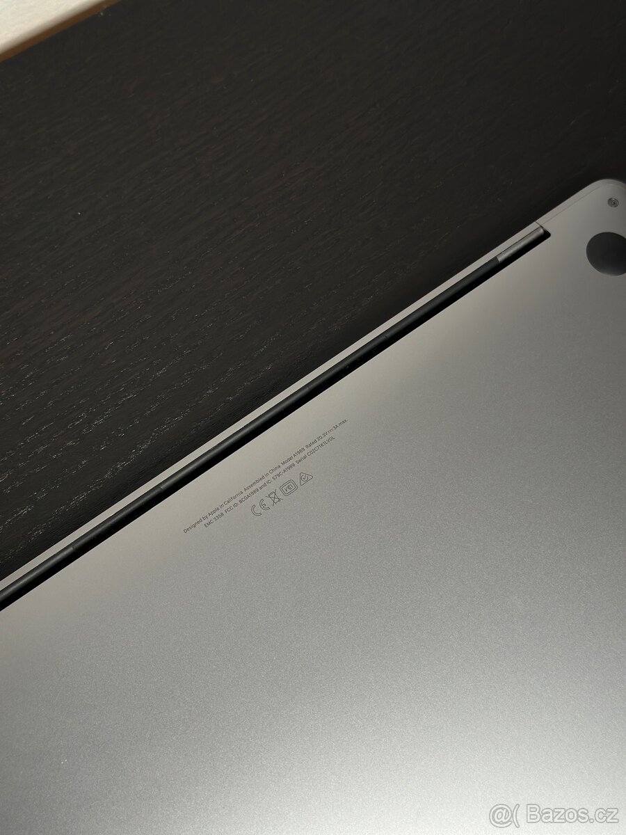 MacBook Pro 13” 2019 (Intel i7, 16 GB RAM, 1 TB SSD) - 8