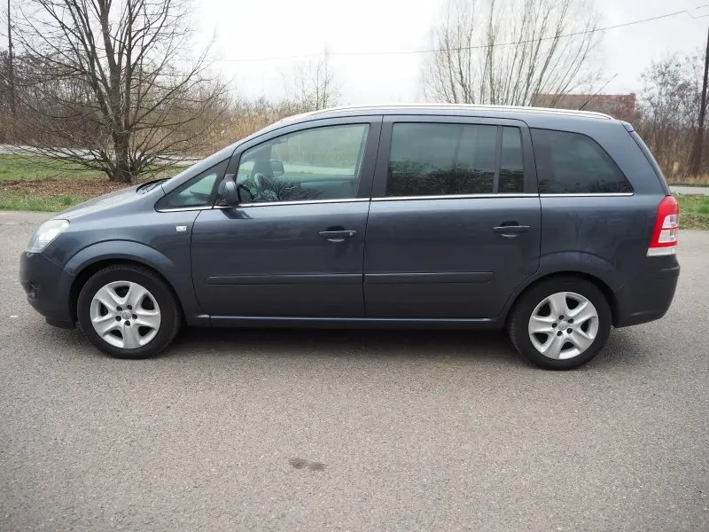 Opel zafira - 8