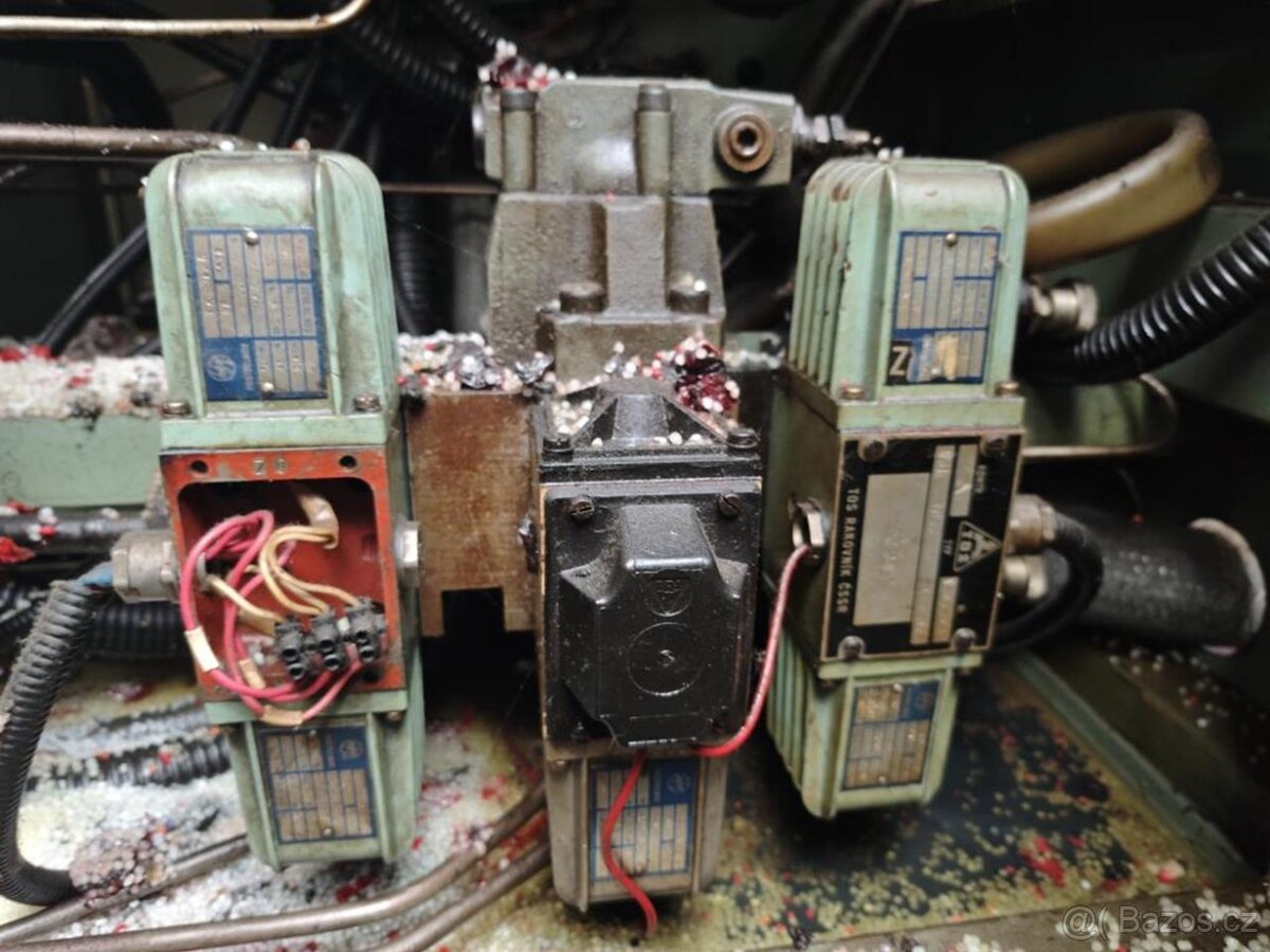 Vstřikovací lis na plasty TOS CS 195 100-1 - 8