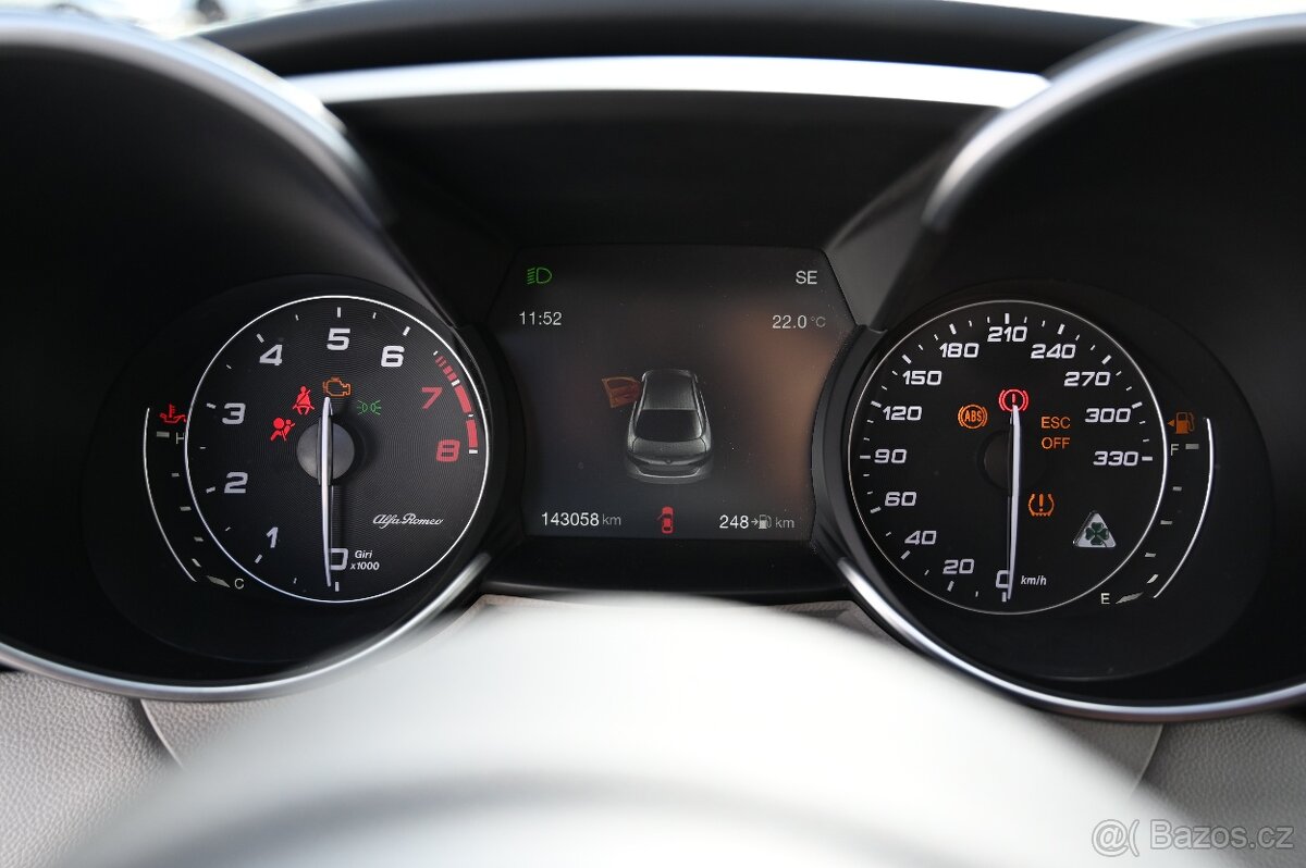 Alfa Romeo Giulia 2.9 V6 Quadrifoglio 375KW 2/17 - 8