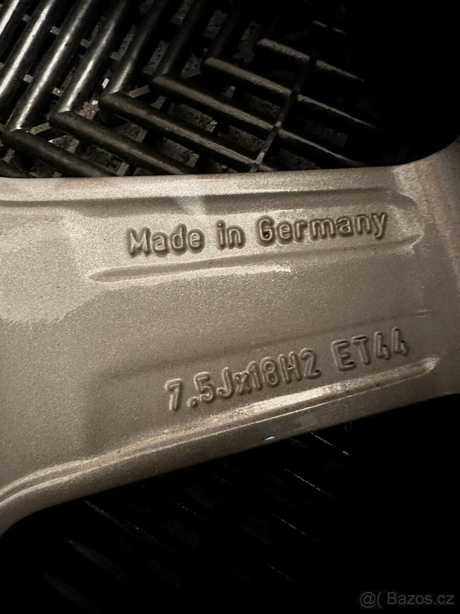 ZIMNÍ - MB- C W205 - orig. ALU disky AMG 5x112 R18 - 8