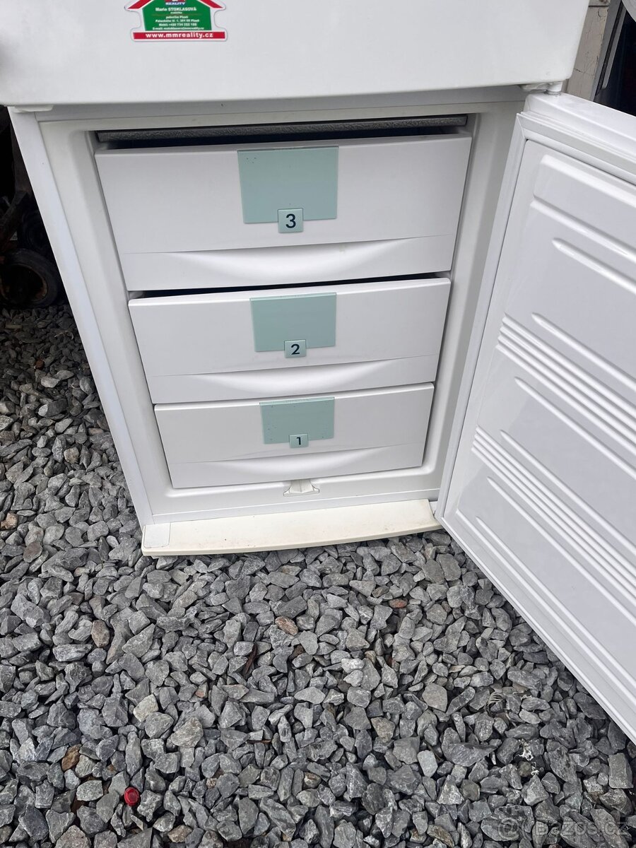 Lednice kombinovaná s mrazákem- LIEBHERR - 8