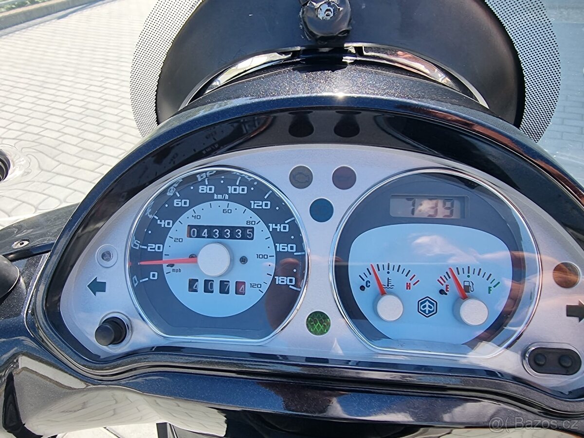 Piaggio Beverly 500 - 8