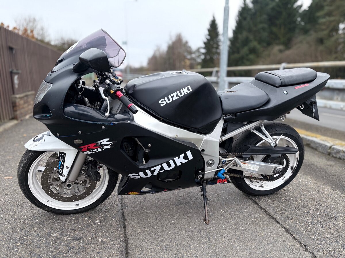 Suzuki gsxr 600 k1 - 8