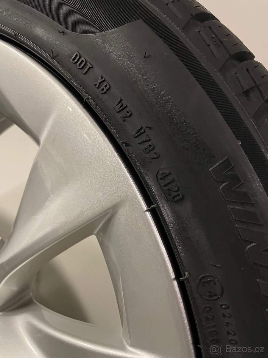 Original zimni Tesla Model S r19 + 245/45/19 100% - 8