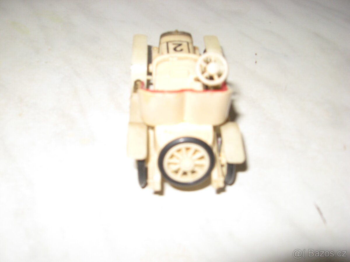 Retro modely plastových autíček. - 8