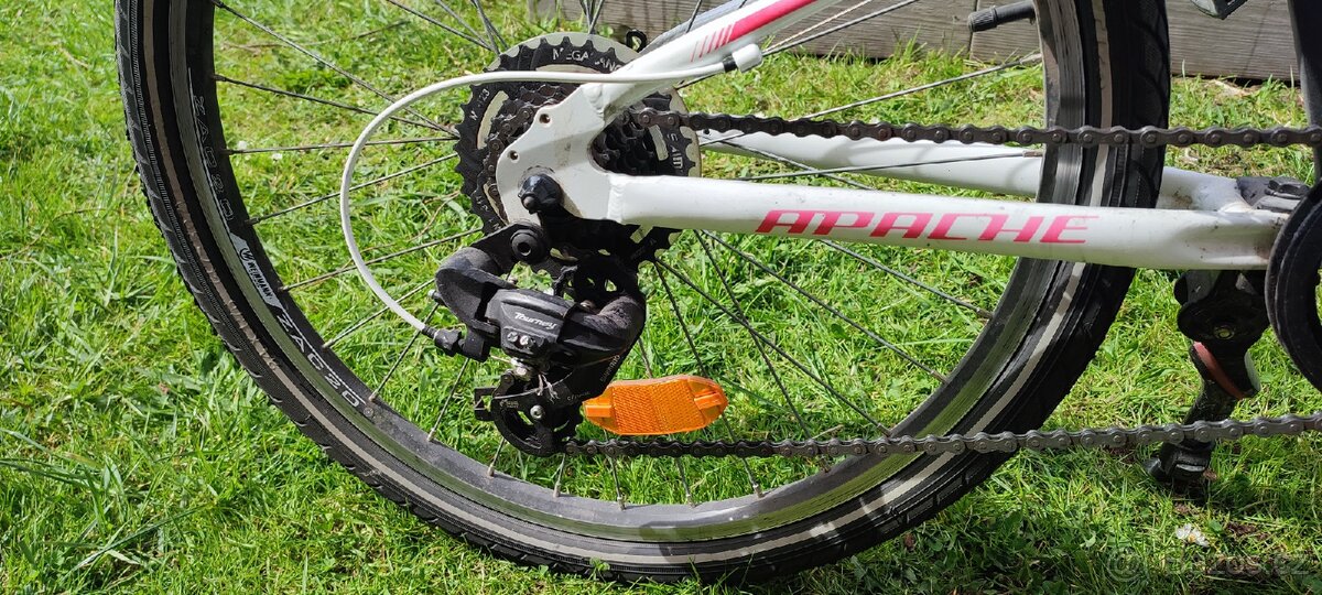 Dívčí bílé krosové kolo Apache kolo Buffalo 20
Skončeno - 8