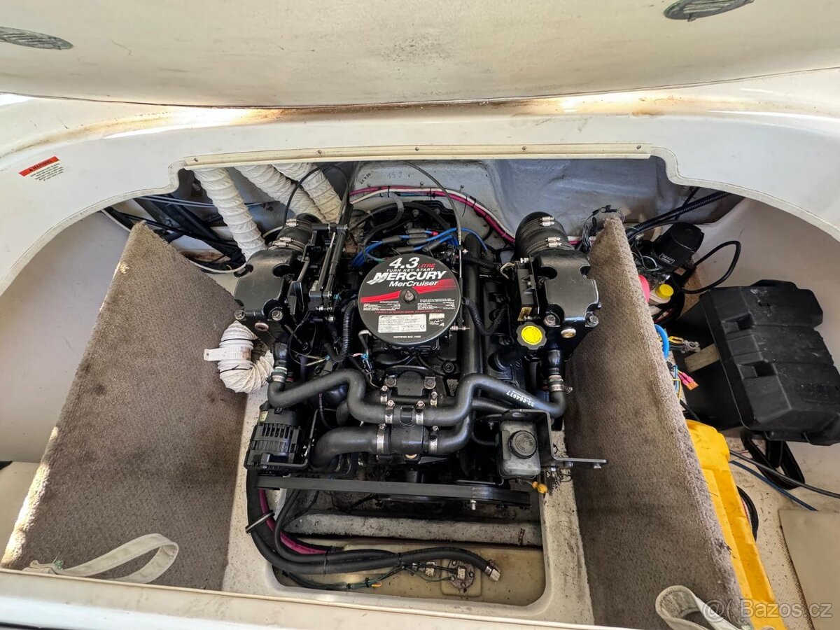 CHORVATSKO - Mariah SC 19 Cuddy (2007) – Sportovní člun s ka - 8