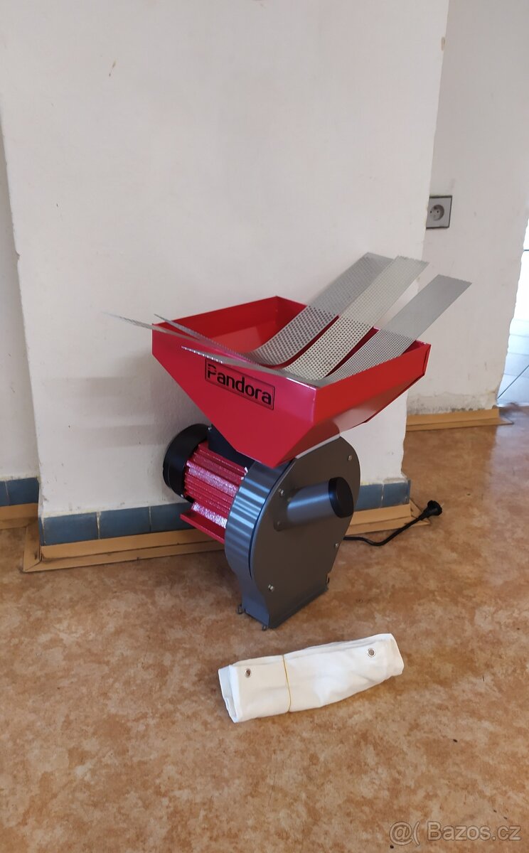 Kladivkový šrotovnik na obilii - 8