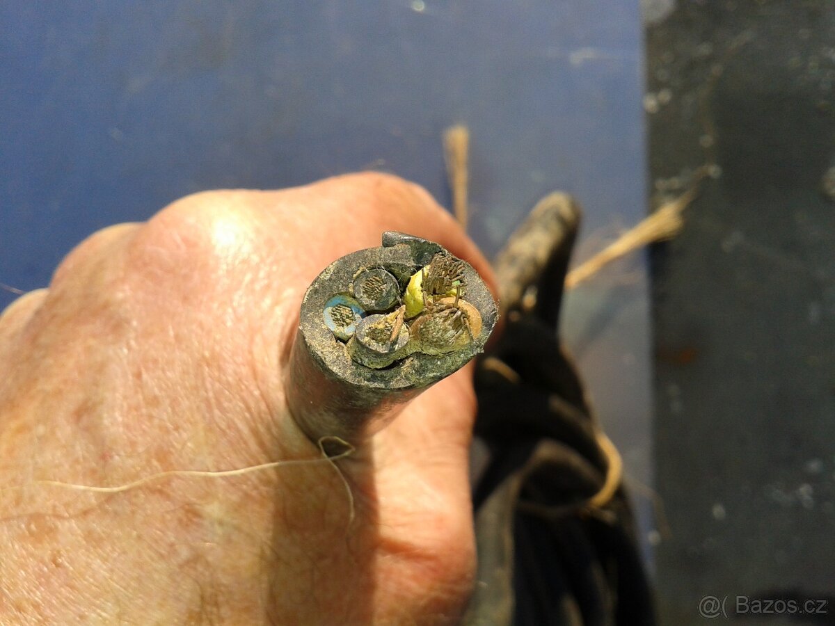 Prodám ohebné kabely na prodlužováky. - 8