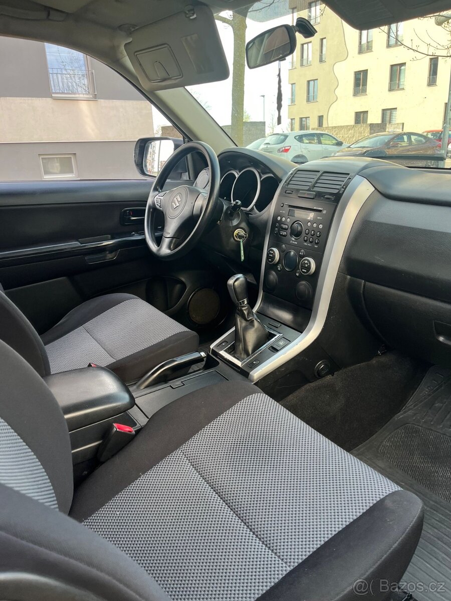 Suzuki Grand Vitara 1.6i - 8