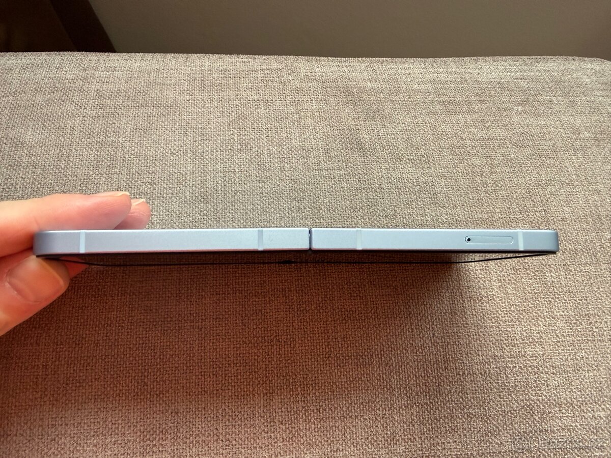 Samsung Galaxy Z Flip 6 12/512Gb z a iPhone - 8