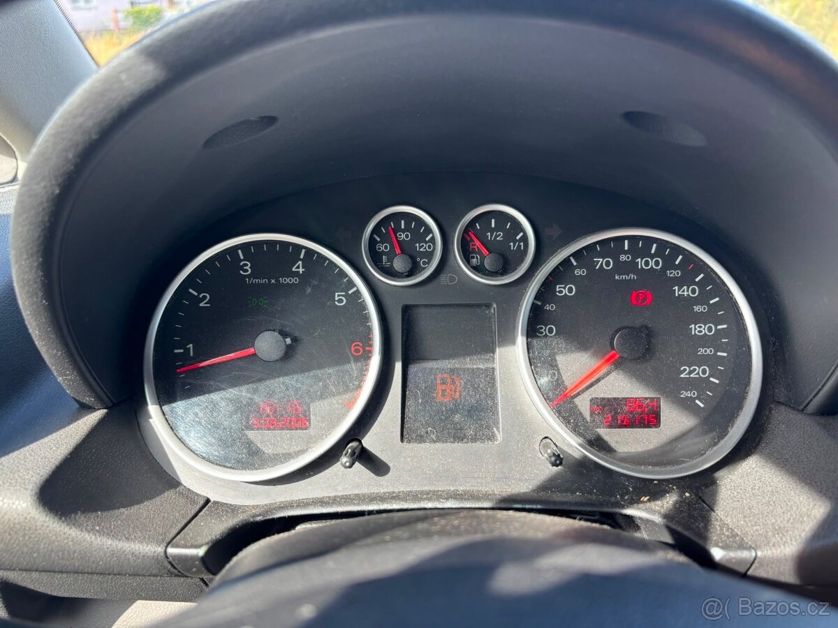 AUDI A2 1.4 55 KW, KLIMA, SERVISNÍ KNIHA - 8