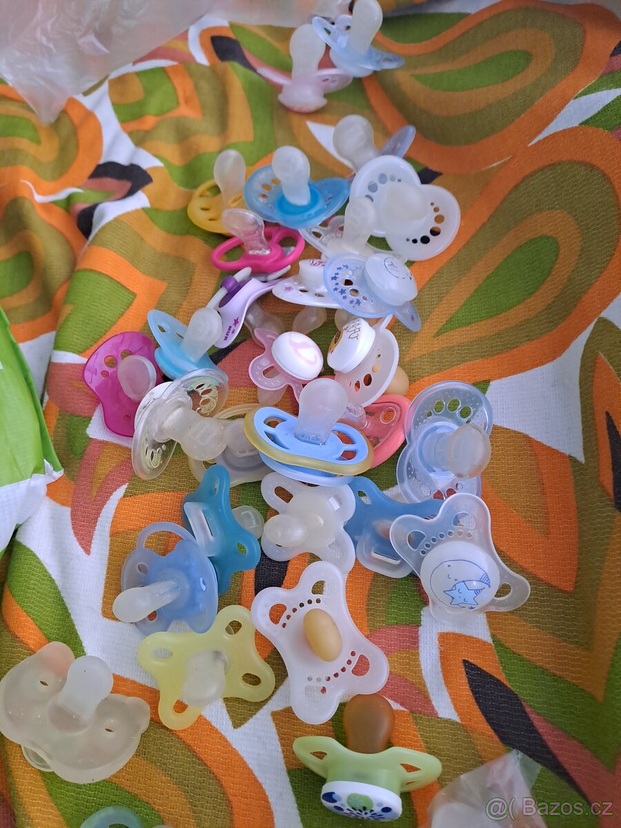 Kojenecké potřeby a hračky. - 8