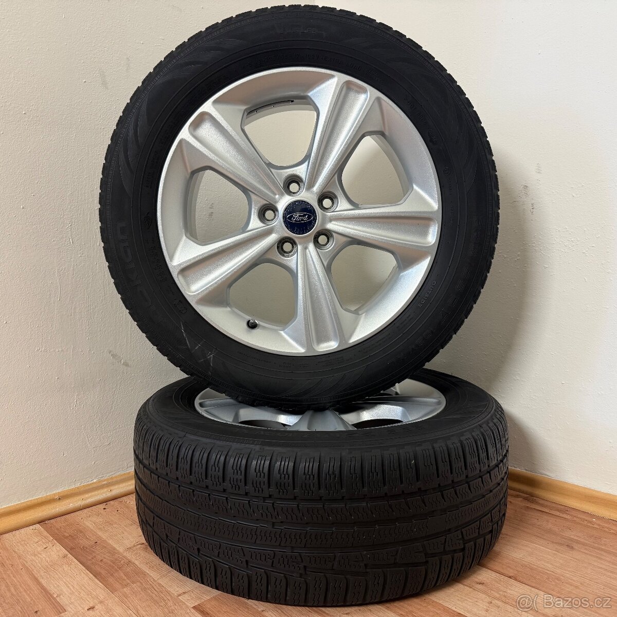 FORD KUGA 5x108 R17 ET52,5+ZIMNÍ 235/55R17 5/4mm - 8