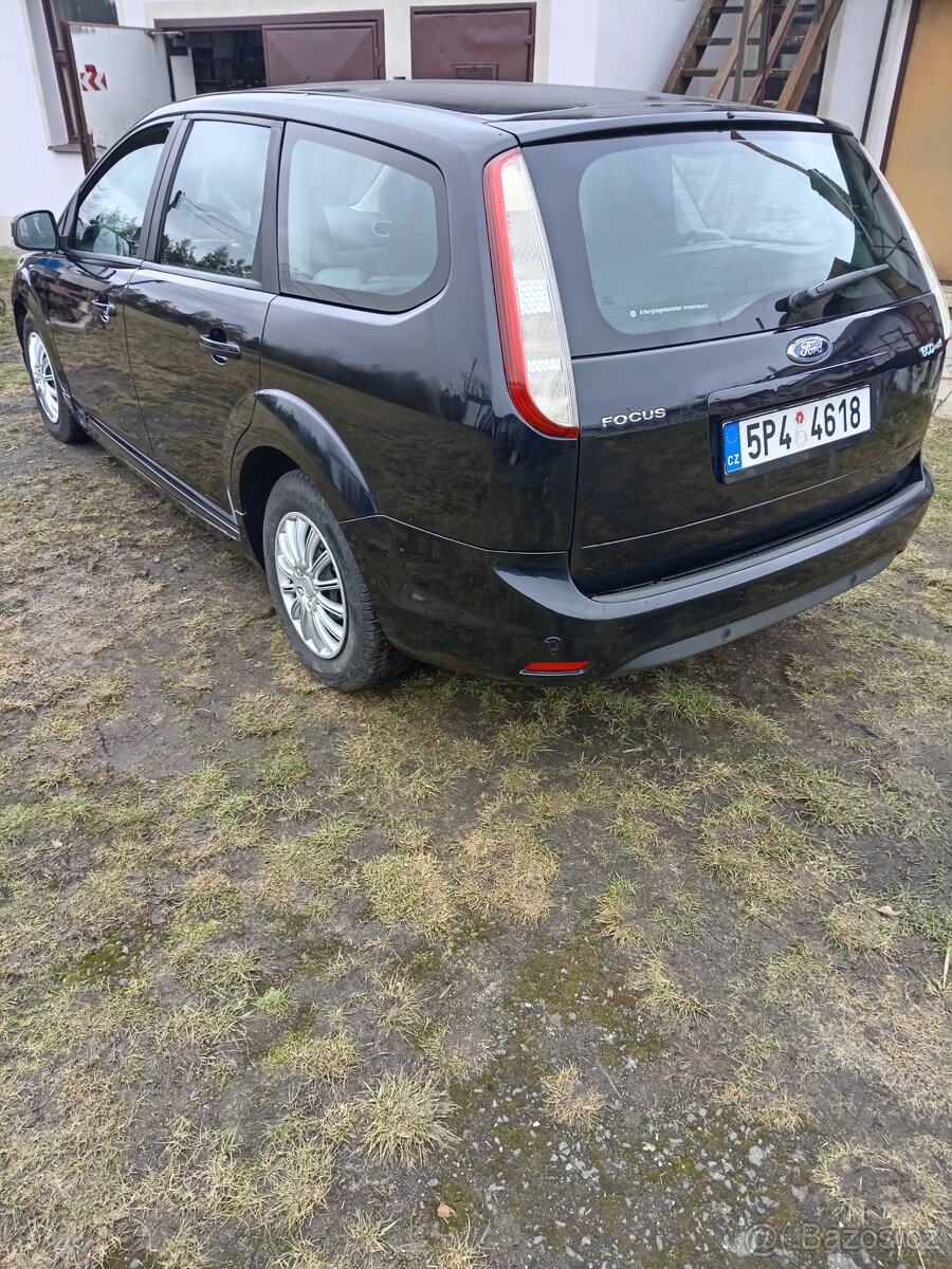 Prodám ford focus 1.6 tdci 80 kW. R. V. 2009 - 8
