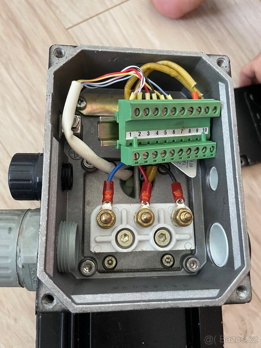 Servomotor sev eurodrive DFY71M/TH - 8