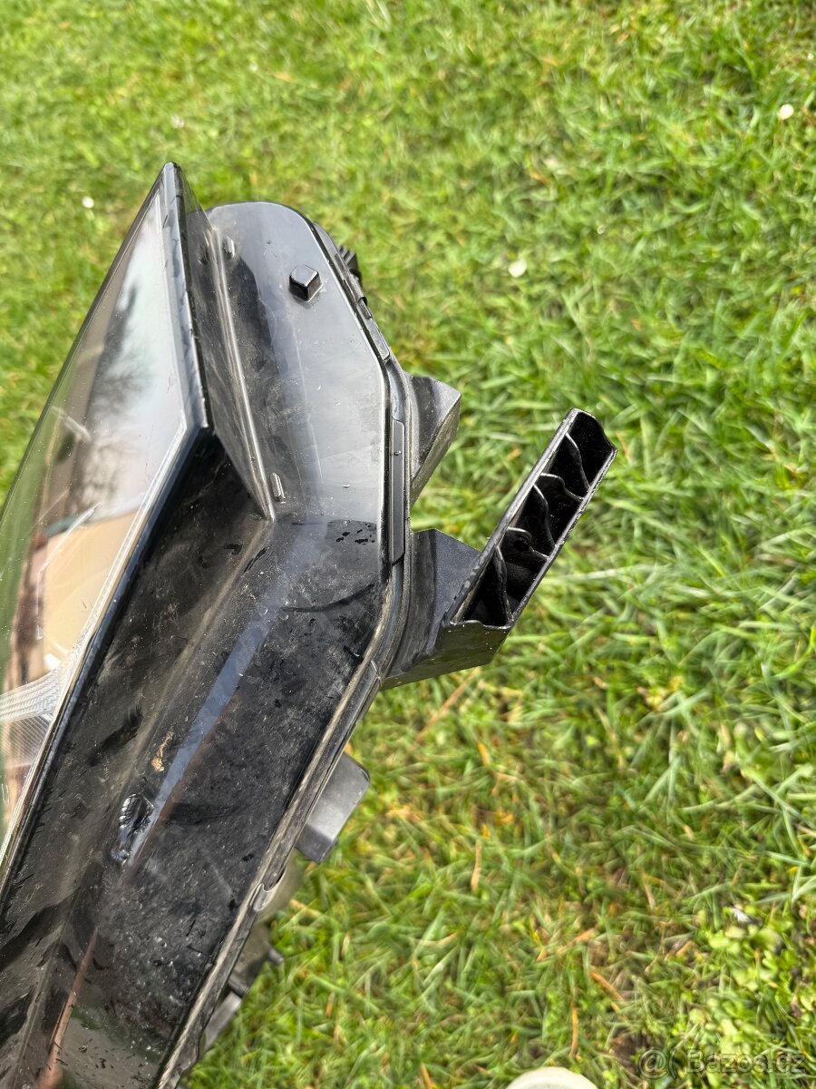 Octavia 4 IV světlomet 5E4941016A - 8