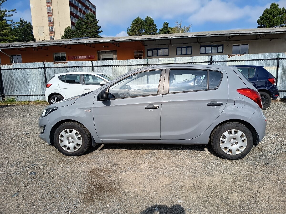 Hyundai I20 1.2 62 kw, 9/2014 ČR - 8