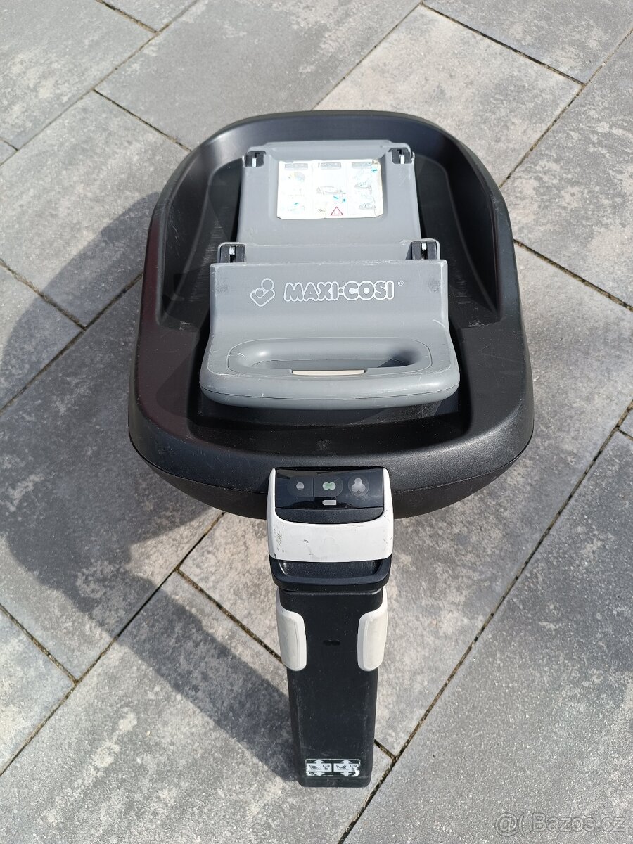 Vajíčko Maxi Cosi a báze isofix do auta - 8