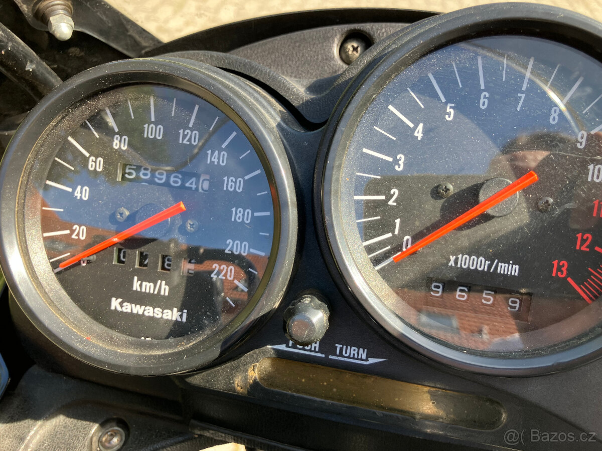 Kawasaki GPZ 500 S - 8