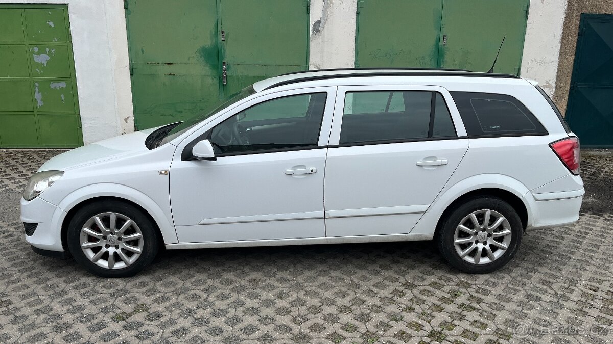 Opel Astra H Caravan - 8