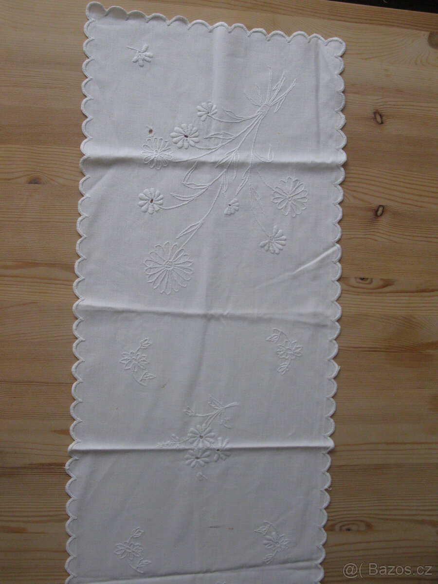 Na chalupu 6 fotek retro háčkovaný dečky +vyšívané dečky - 8