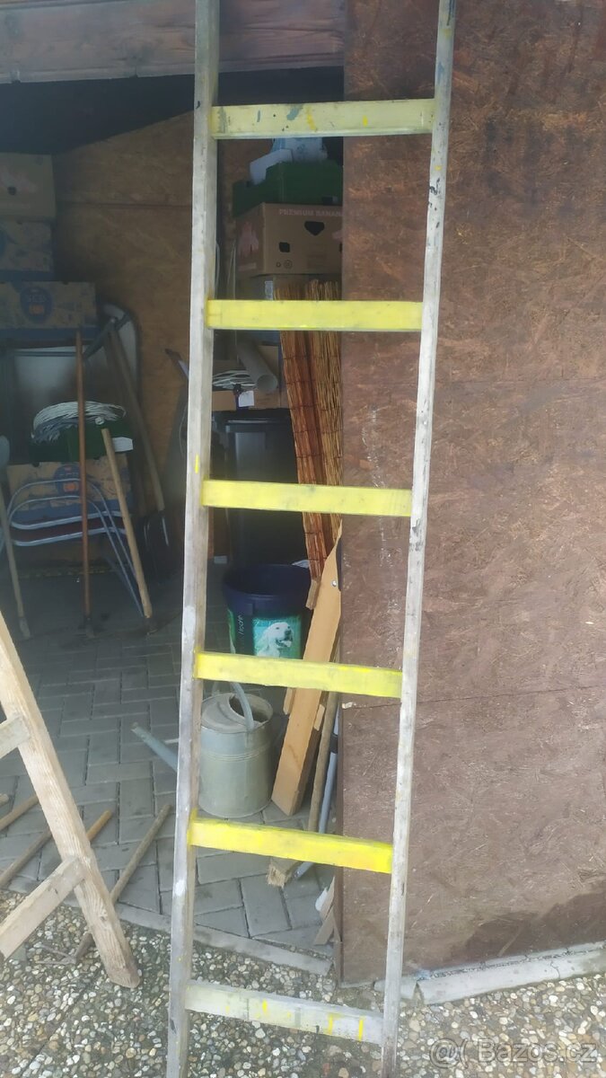 Nářadí žebřik kolečka atd - 8